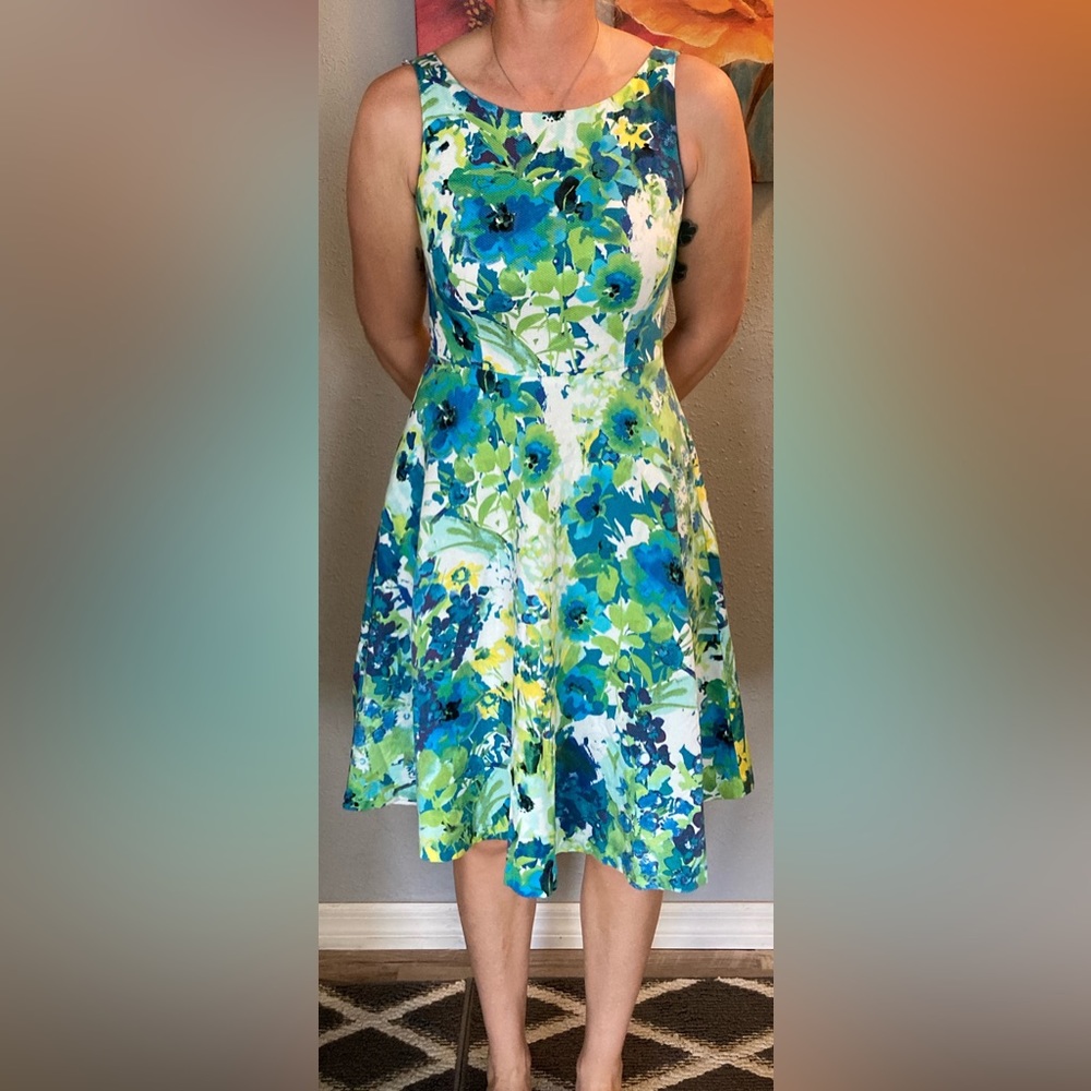 Black Label Evan Picone size 2 Fit & Flare Floral Dress